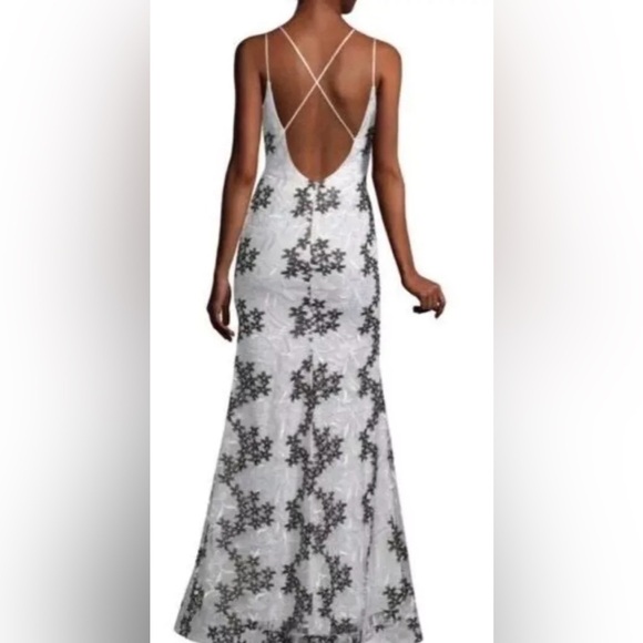 My Michelle Embroidered Floral Maxi Dress Black White Size 3 NWT $200 MSRP - Picture 3 of 8